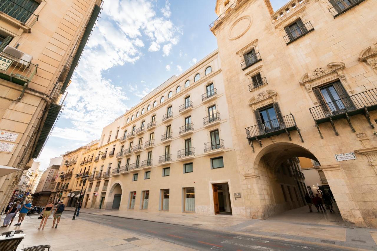 Eurostars Portico アリカンテ エクステリア 写真 The Palau de la Generalitat, seat of the Government of the Balearic Islands.