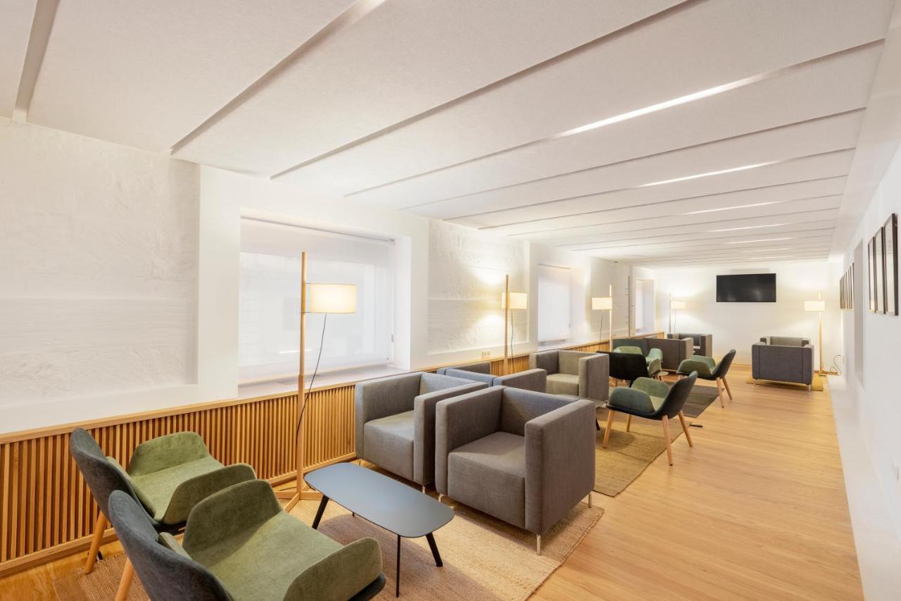 Eurostars Portico アリカンテ エクステリア 写真 The lounge at the airport